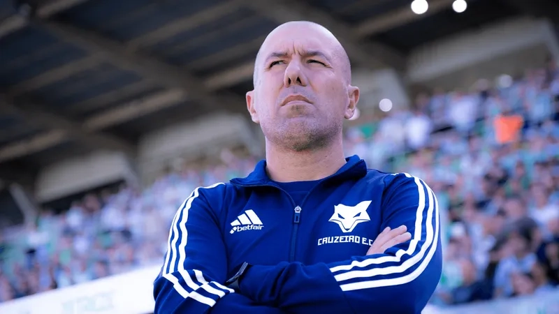 Flamengo acerta contratação de Leonardo Jardim