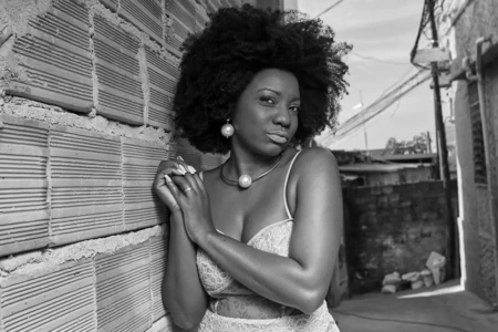 Saiba sintomas de aneurisma cerebral, que matou a sambista Adriana Araújo A artista morreu nesta segunda-feira (2)