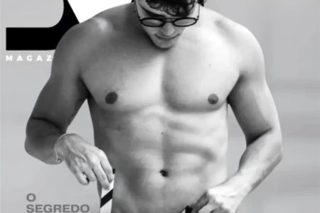 Ex-ator mirim famoso em novelas tira a roupa pelado para revista gay fotos Artista está em cartaz com a peça 'O Segredo de Brokeback Mountain'