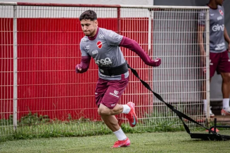 João Vieira em treino no Vila Nova