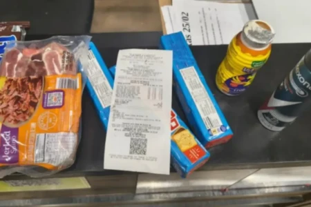 Produtos furtados pelos adolescentes - (Foto: reprodução/PM)