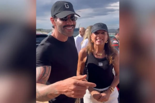 Gusttavo Lima se prepara para cantar hino nacional no MotoGP de Goiânia; vídeo (Foto: Reprodução)