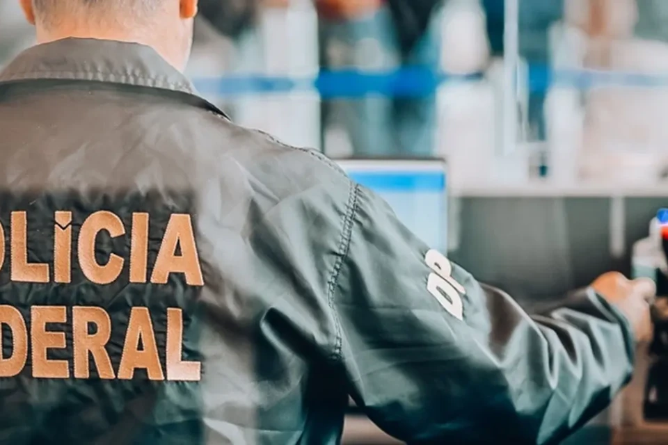 PF prende em Goiás suspeitos de promover imigração ilegal de brasileiros para os EUA