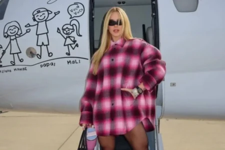 Look de Virginia para desfile em Paris custa mais de R$ 1 milhão (Foto: Instagram)