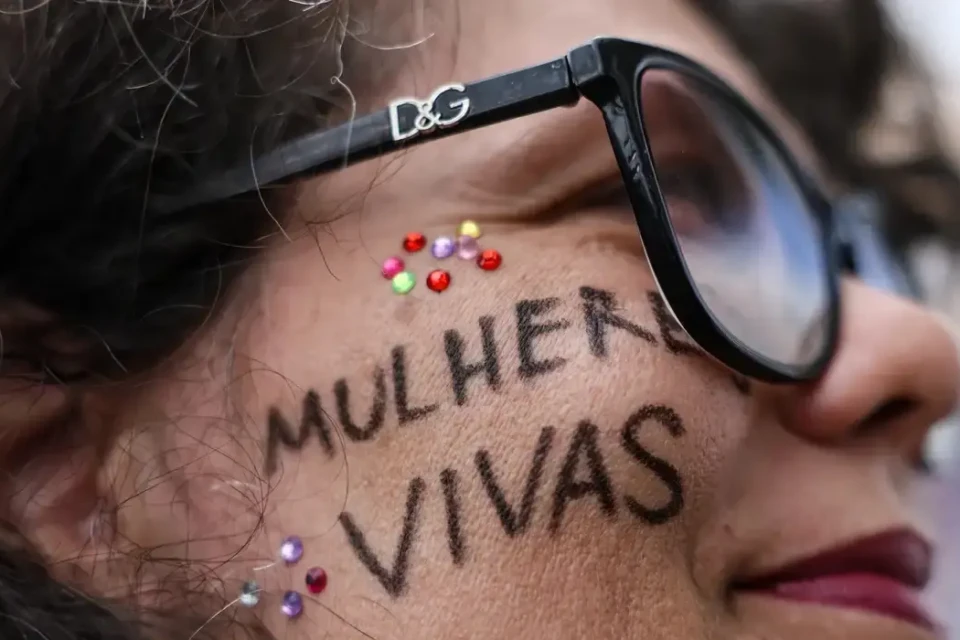 Projetos liderados por mulheres devem usar base científica no enfrentamento à violência de gênero em Goiás