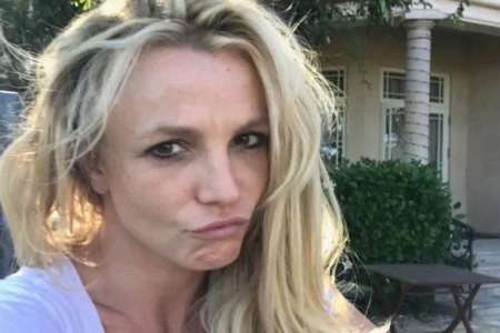 Prisão: polícia encontra 'substância misteriosa' dentro do carro de Britney Spears Cantora foi presa por dirigir sob drogas e álcool