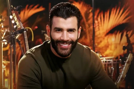 Gusttavo Lima libera versão completa de “Feito à mão” com oito faixas inéditas Álbum foi gravado na casa do cantor em Bela Vista de Goiás
