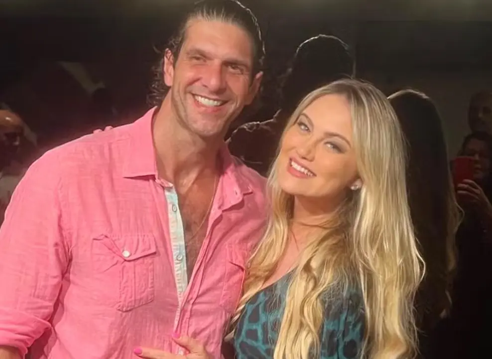 image Namorado de Ellen Rocche tira a roupa para viver Romeu gay no teatro; veja fotos