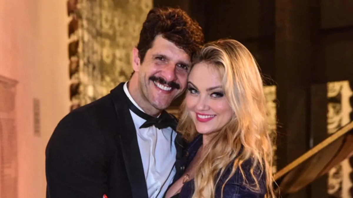 Guilherme Chelucci interpreta clássico de Shakespeare Namorado de Ellen Rocche tira a roupa para viver Romeu gay no teatro; veja fotos nu