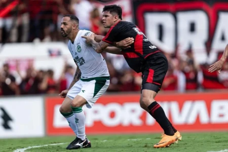 Anselmo Ramon durante jogo entre Atlético e Goiás