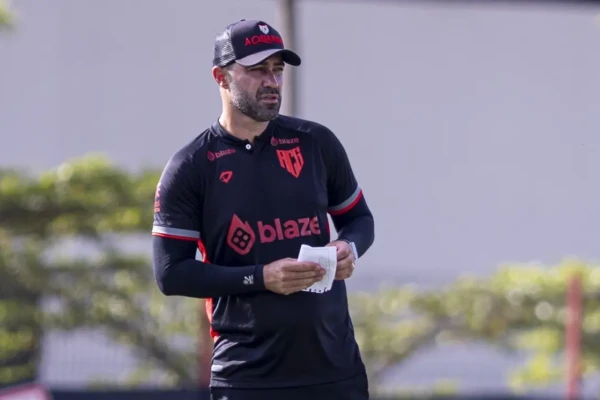 Rafael Lacerda durante treino pelo Atlético