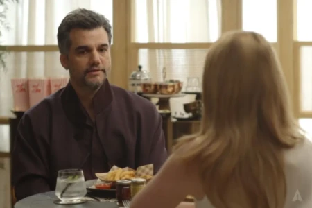 Tudo bem?': Wagner Moura ensina português para apresentadora do Oscar (Foto: Reprodução)