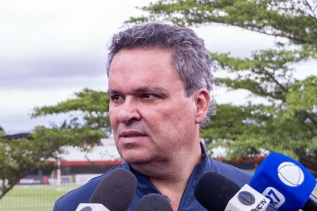 Adson Batista comenta saída do ex-técnico Rafael Lacerda