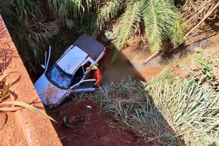 Imagem do carro após o acidente