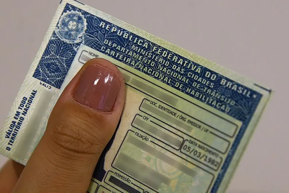 Empresas são condenadas por não respeitarem nome social de trabalhadora trans em Goiânia