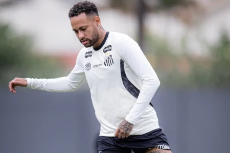 Neymar em treino pelo Santos
