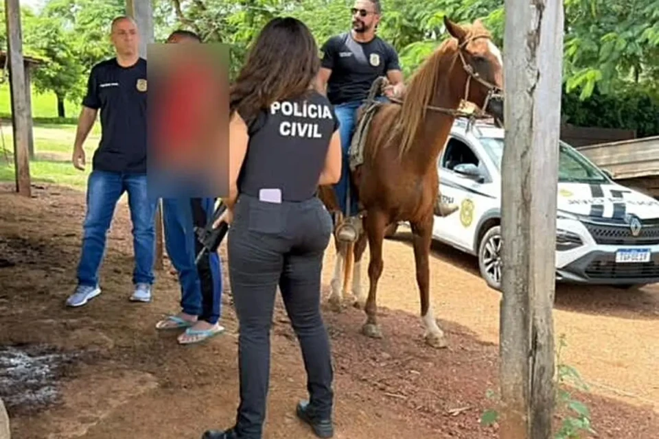 Imagem do suspeito preso