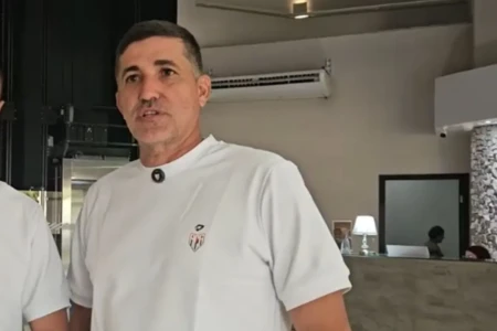 Eduardo Souza durante entrevista na Dragão TV