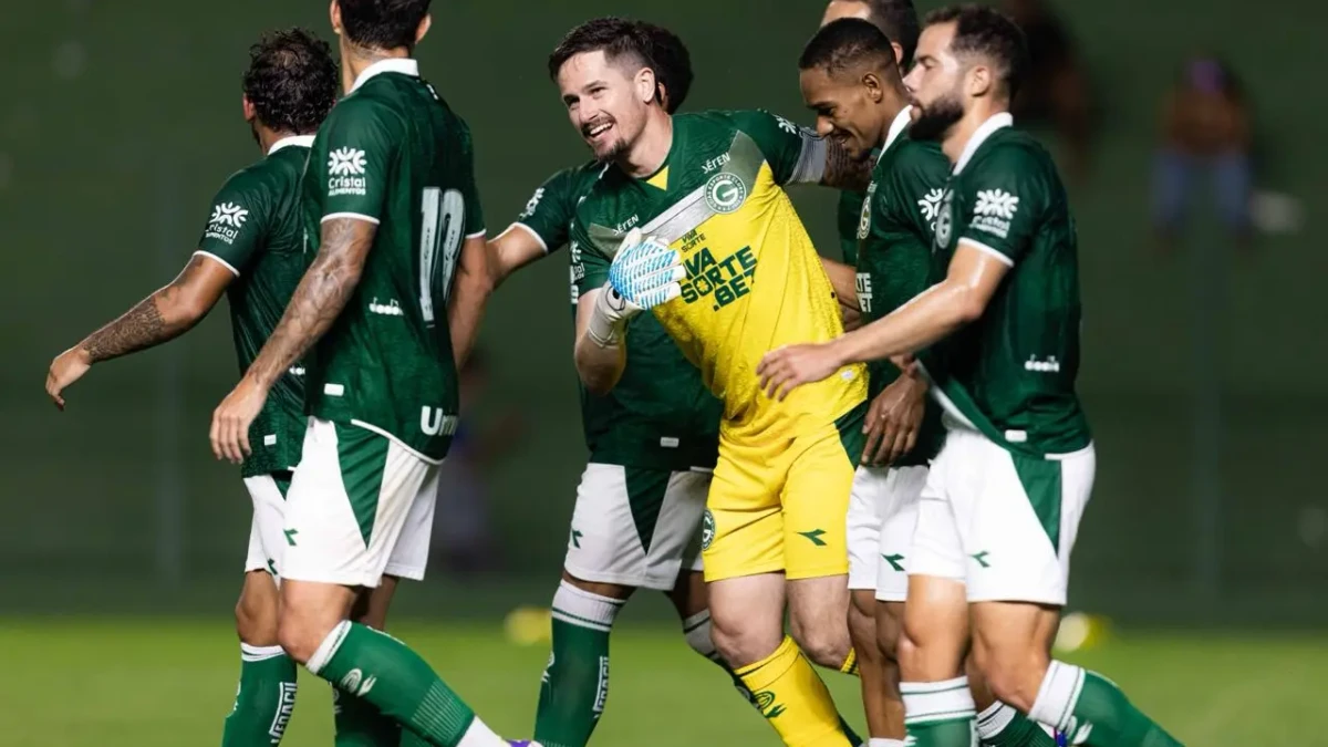 Goiás bate o Fluminense (PI) na Serrinha e avança na copa do Brasil