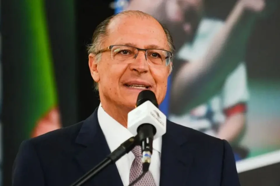 Imagem mostra vice-presidente da República durante pronunciamento