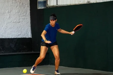Referência do pickleball no Brasil, Joana Cortez promove clínica em Goiânia