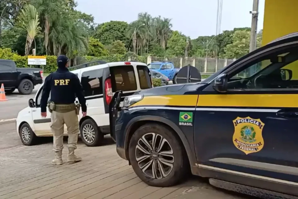 Irmãos desaparecidos são localizados em ônibus que seguia para Goiânia (Foto: Reprodução)