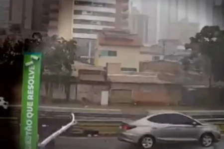 cancela x carro x derruba