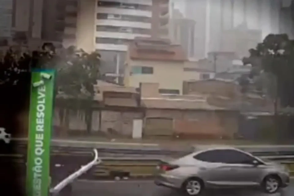 cancela x carro x derruba
