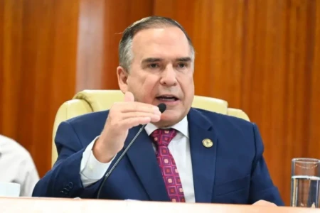 Imagem mostra prefeito de Goiânia, Sandro Mabel