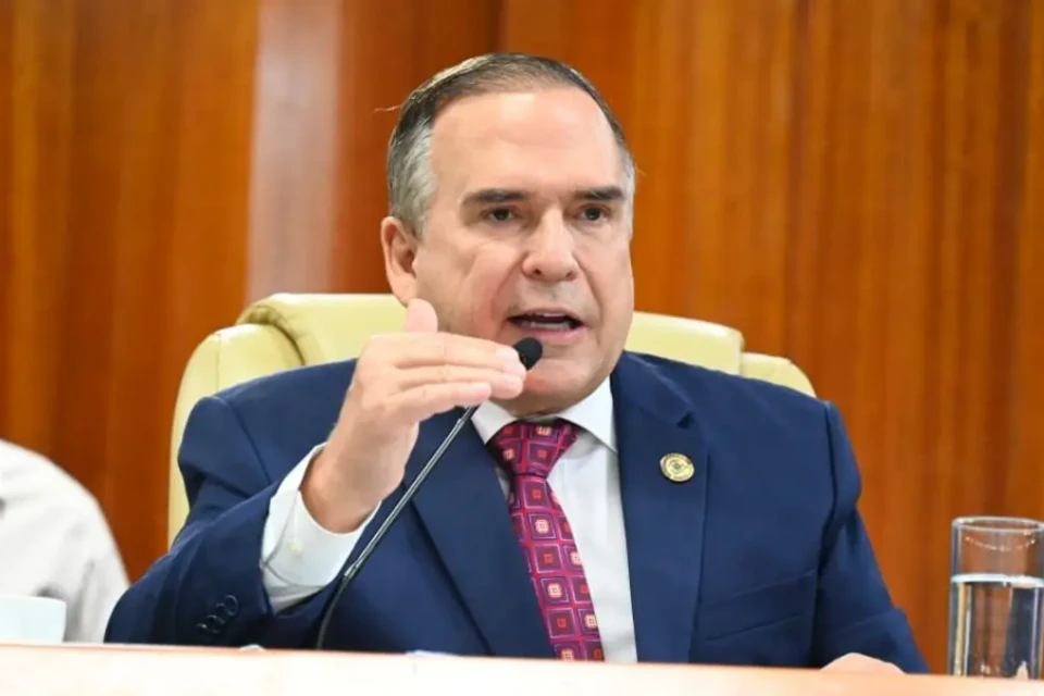 Imagem mostra prefeito de Goiânia, Sandro Mabel