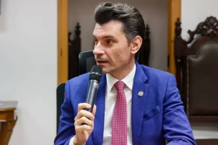 Ministério Público abre inquérito para apurar conduta de ex-delegado-geral de SC no caso Orelha Ulisses Gabriel não responde