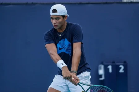 Luís Augusto Miguel durante treino de tênis