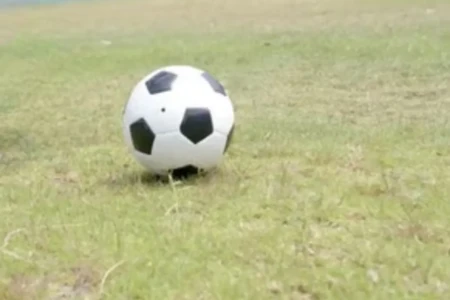 Cerca improvisada mata menino que tentava recuperar bola em quintal (Foto: Reprodução)