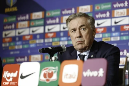 Carlo Ancelotti durante coletiva da seleção brasileira