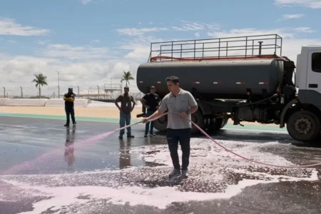 Autódromo de Goiânia passa por limpeza com mais de 3 mil litros de produtos para vistoria final do MotoGP