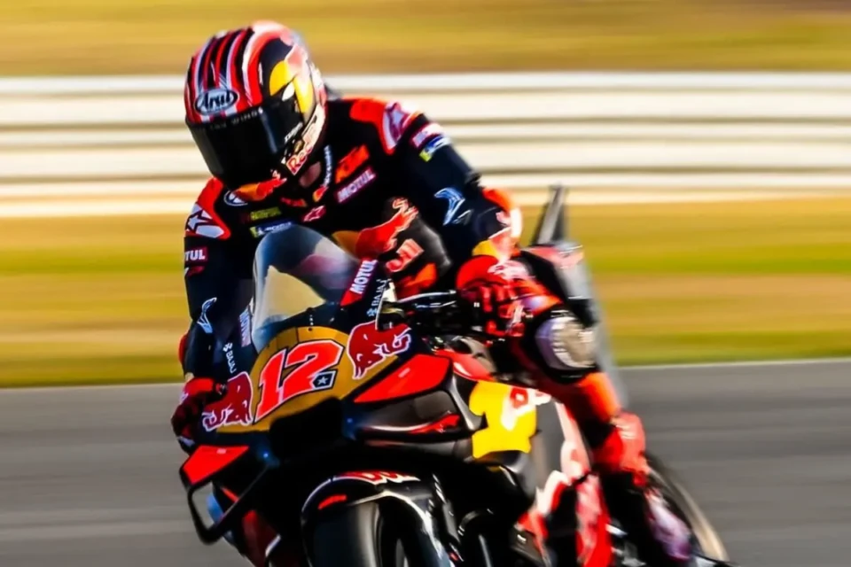 Principais nomes da MotoGP já estão na capital goiana Vídeo mostra pilotos chegando a Goiânia para a MotoGP; assista