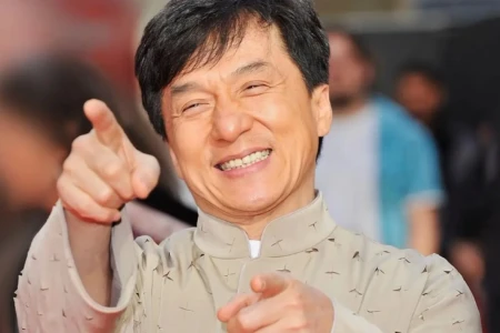 Jackie Chan diz que não deixará fortuna ao filho e irá destinar patrimônio à caridade conseguirá fazer sua própria fortuna disse ator