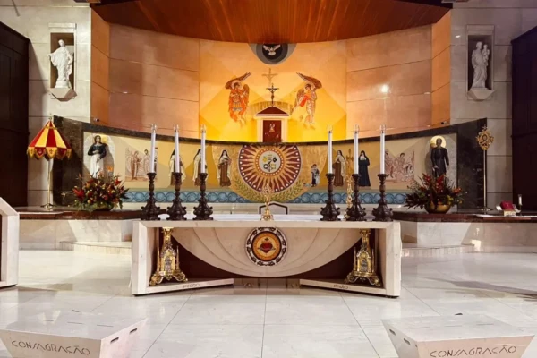 Missas na Basílica Sagrada Família vão acontecer após as atividades do MotoGP. (Foto: divulgação)