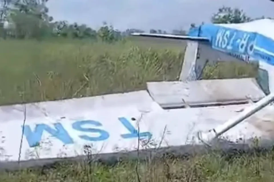 Instrutor de voo morre e aluno fica ferido em queda de avião em Manaus