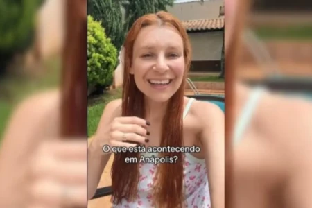 Tiktoker Ananda comentando sobre lobisomem nas redes sociais - (Foto: reprodução/TikTok)