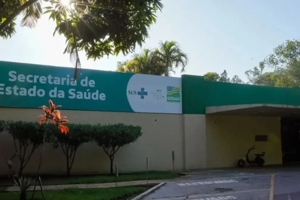 Imagem mostra fachada da Secretaria de Estado da Saúde
