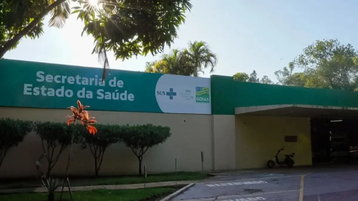 Imagem mostra fachada da Secretaria de Estado da Saúde