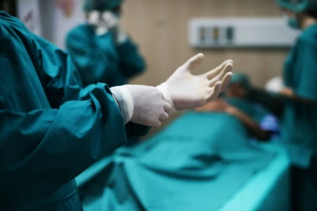 Médico terá de pagar mais de R$ 400 mil a hospital por erro em cirurgia Unimed condenados a indenizar paciente após operação