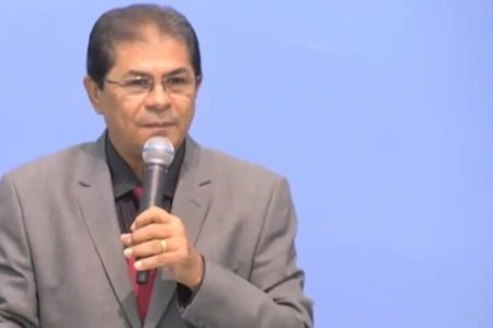 Pastor do Pará que traiu esposa com a nora pode ser pai de crianças que considerava netos Escândalo envolvendo líder religioso Sales Batista