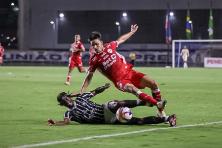 Partida entre Rio Branco-ES e Vila Nova na Copa Centro-Oeste