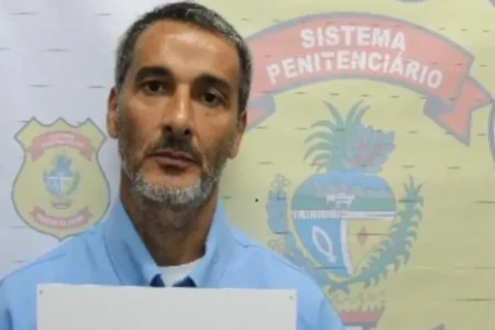 Leomar de Oliveira Barbosa, conhecido como Playboy, de 63 anos - (Foto: reprodução/Ministério da Justiça)