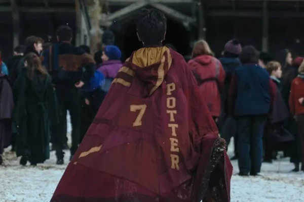 Documentário sobre série de 'Harry Potter' chega à HBO Max no domingo; trailer Filme mostra detalhes dos cenários e entrevistas com atores