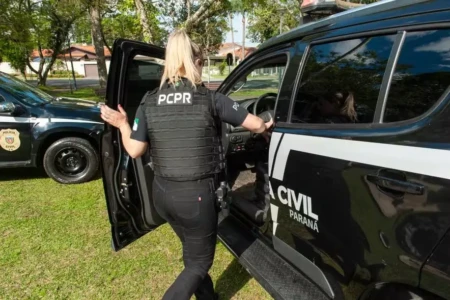 Briga por vassoura em Curitiba termina com vítima baleada no rosto; um homem foi preso Ataque ocorreu durante um churrasco de família