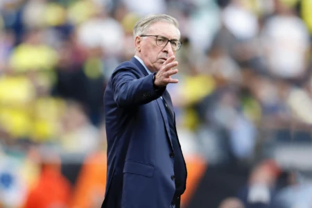 Ancelotti aponta erros na derrota para a França