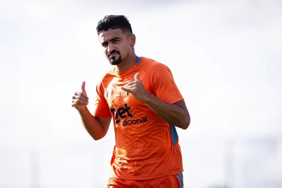 Ramon Menezes em treino no Sport